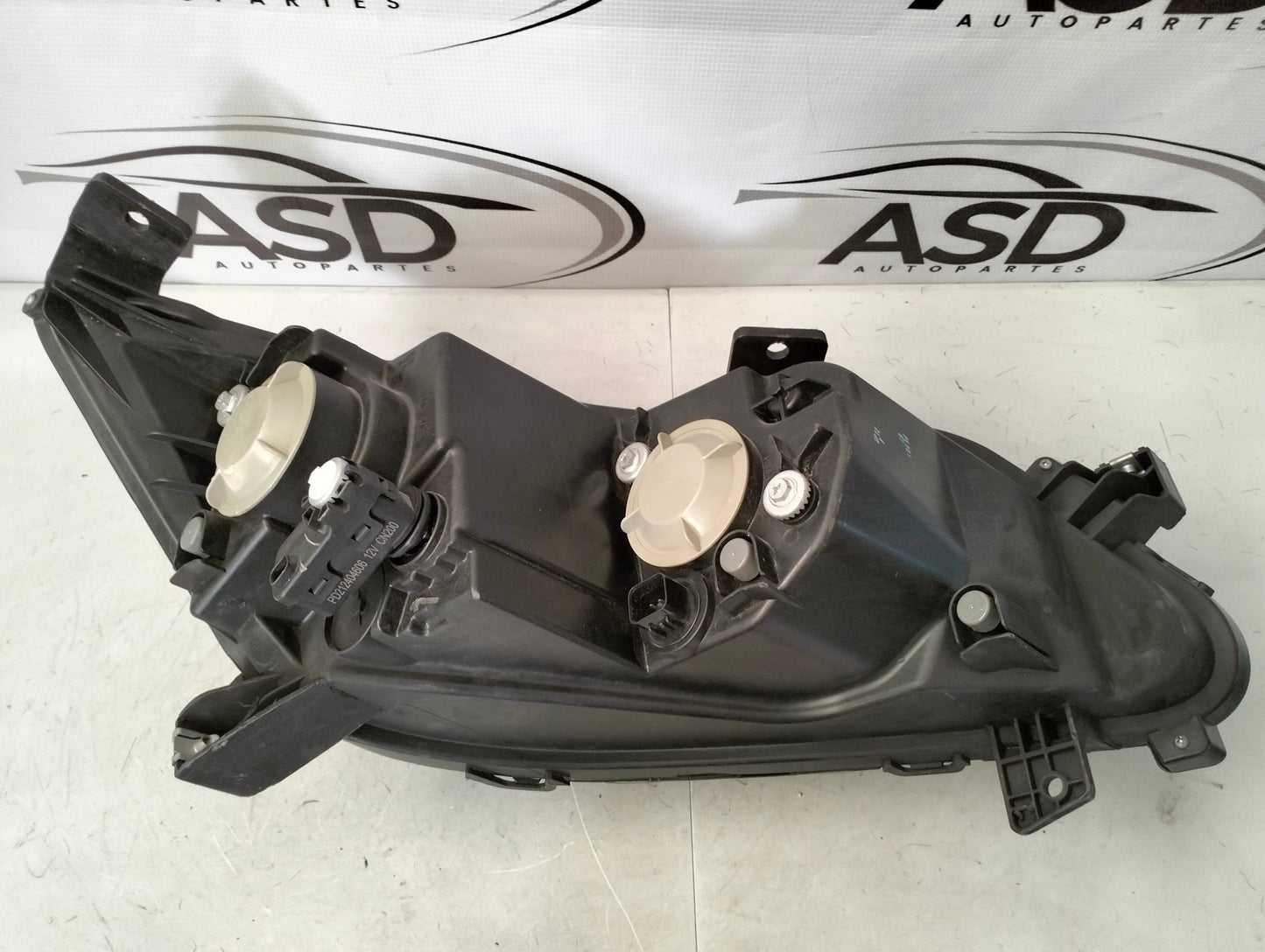 Faro Izquierdo Chevrolet Aveo 2024-2026 Original (6 Pines)