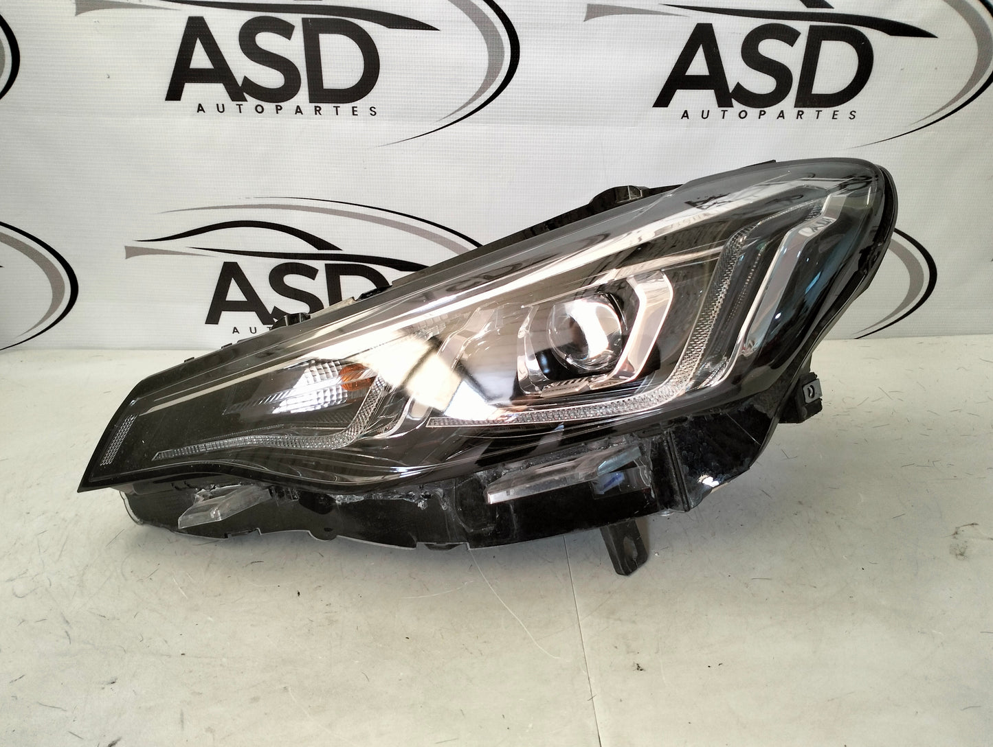 Faro Izquierdo Chevrolet Cavalier Rs 2022-2024 (con Detalle)