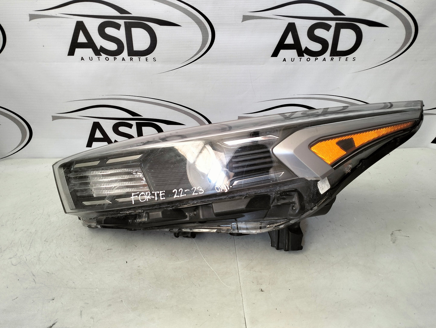 Faro Izquierdo Kia Forte 2022-2023